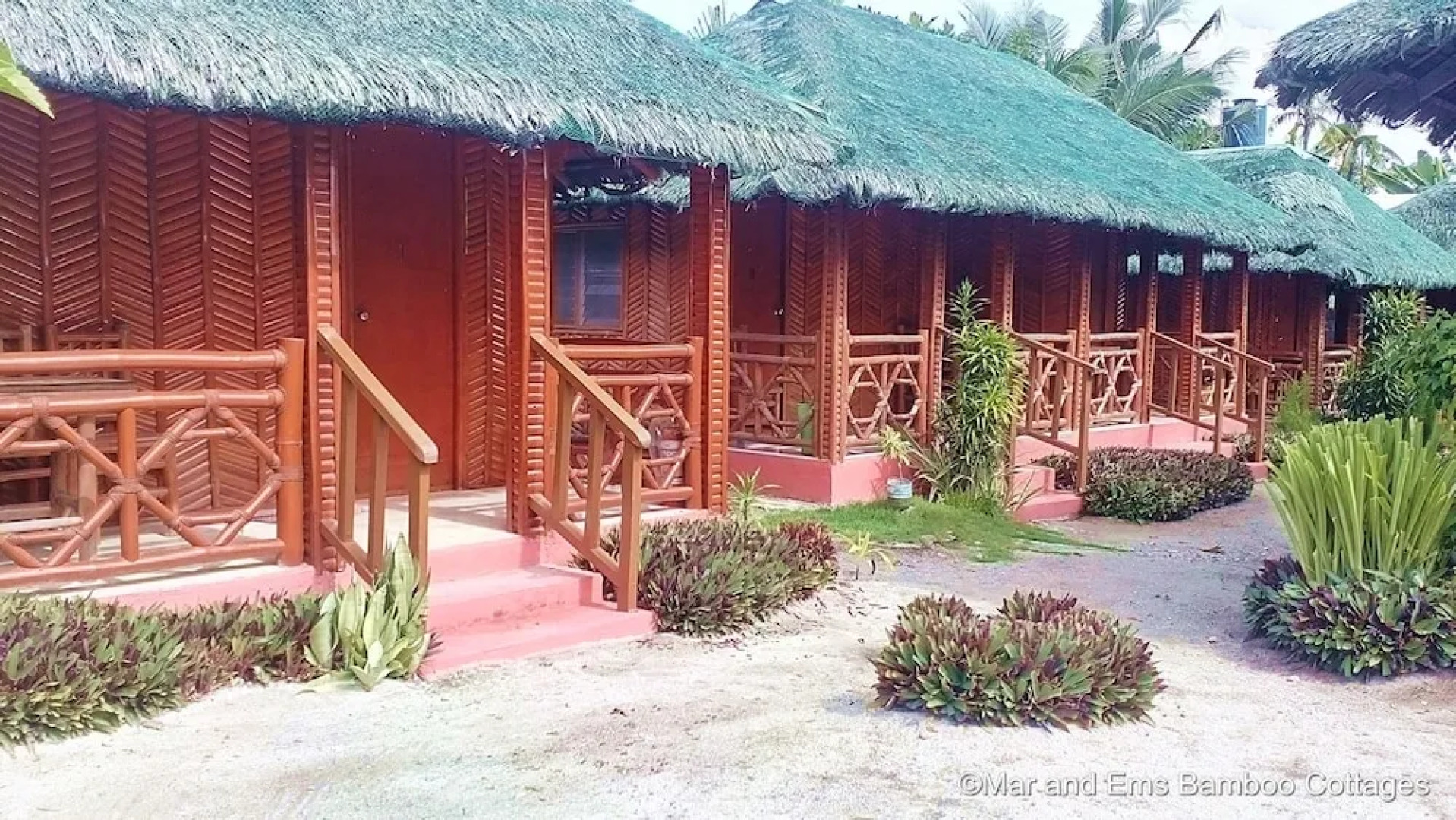 Mar and Em's Bamboo Cottages