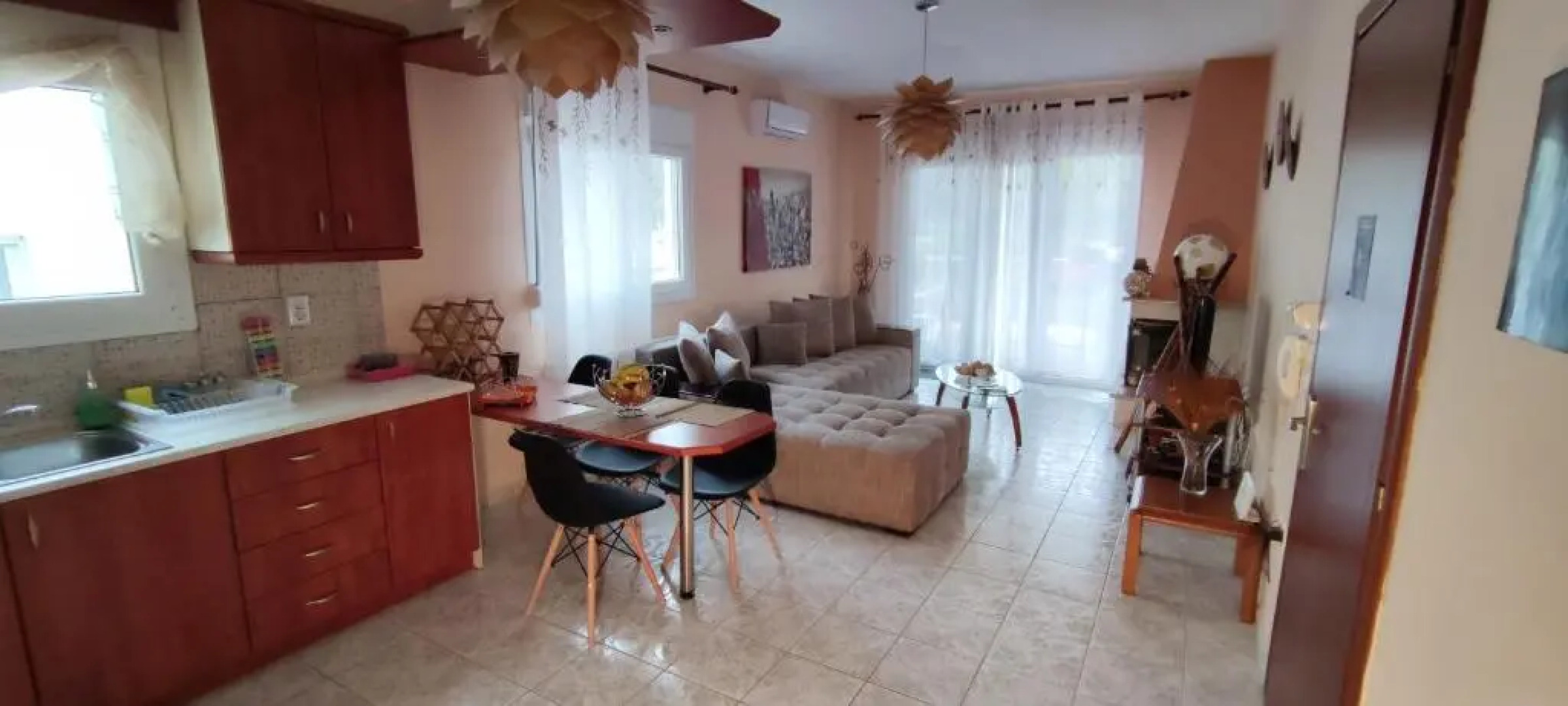 Lucy's next to sea apartment