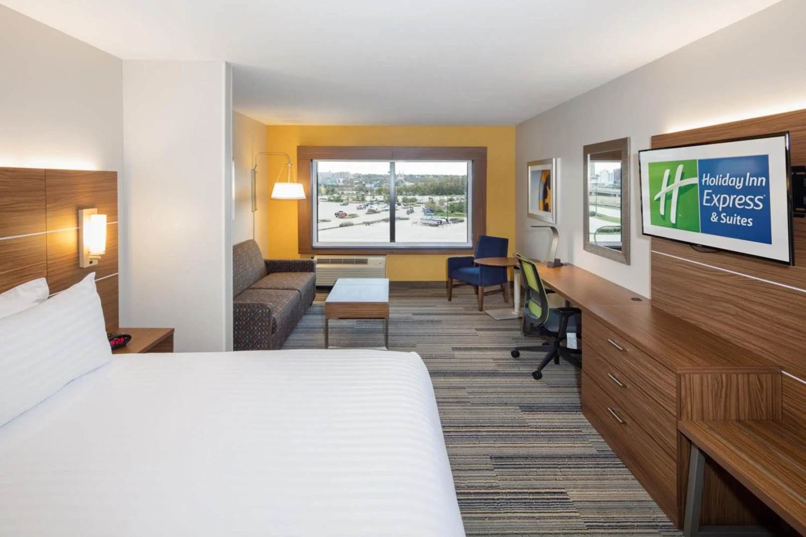 Holiday Inn Express & Suites East Peoria - Riverfront by IHG