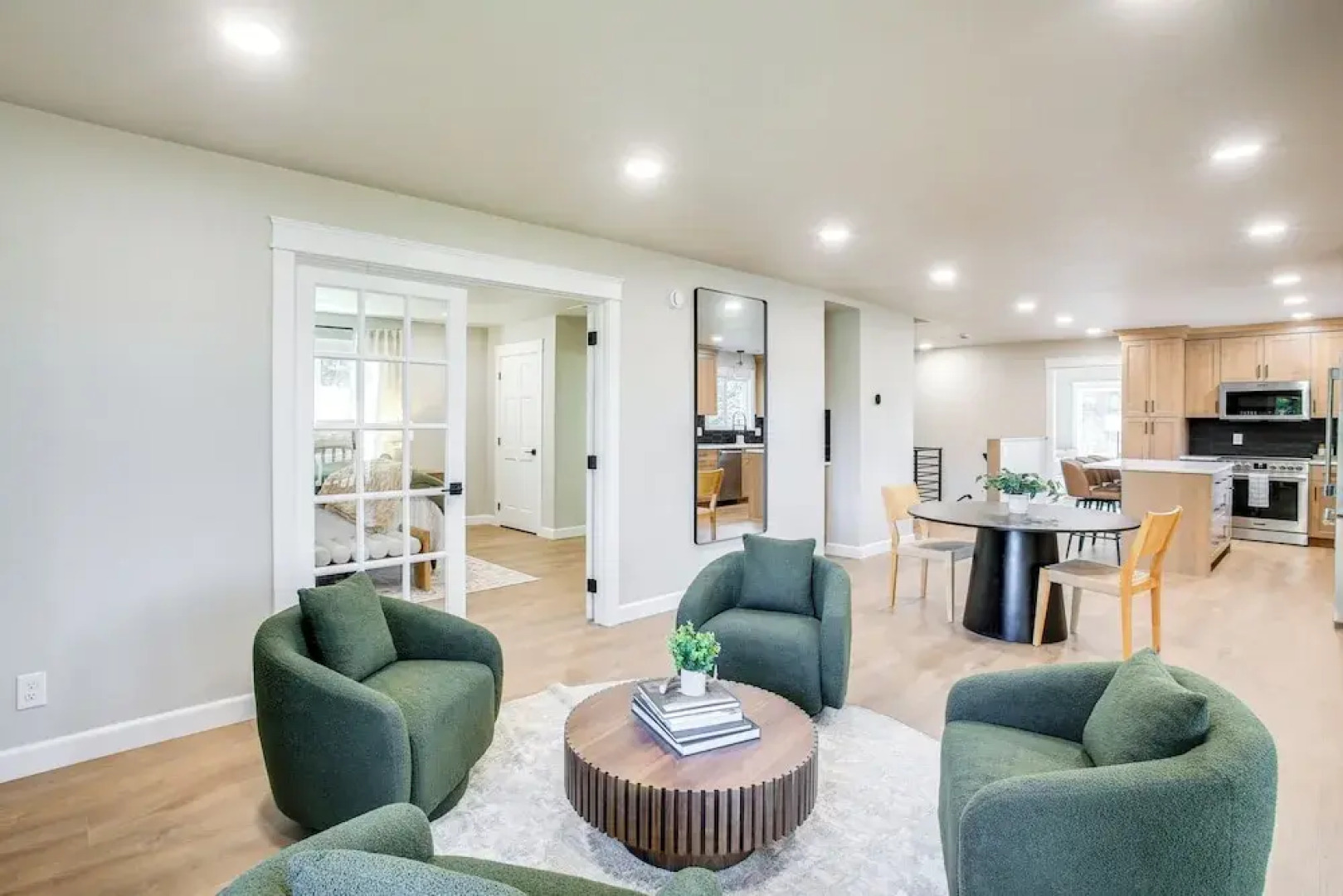 Family Home 6 Mi to Dtwn Cda: Lake & Sunset Views!
