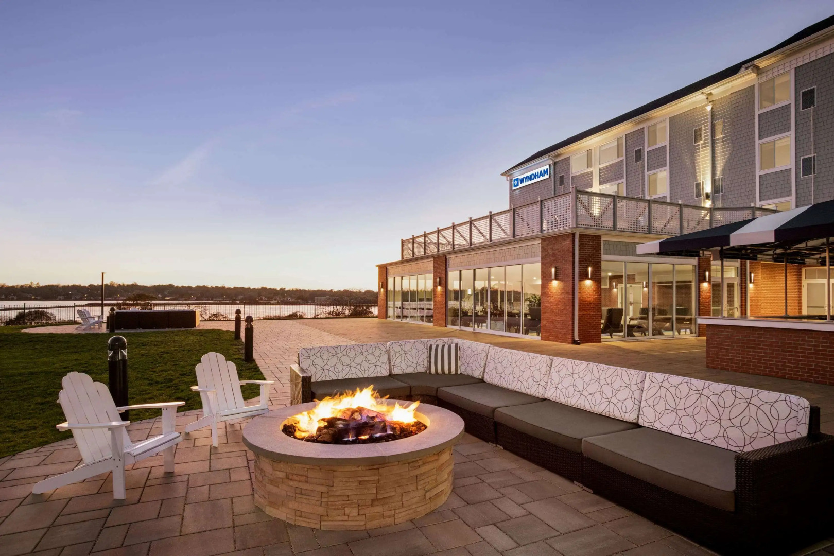 Wyndham Newport Hotel
