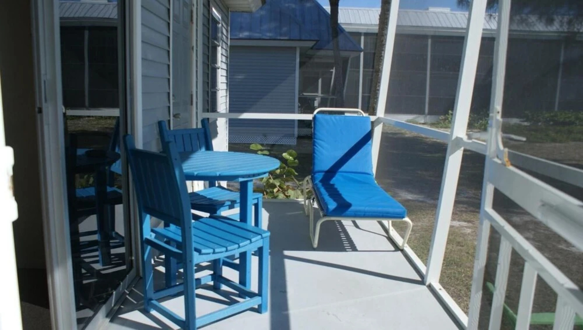 Shalimar Cottages And Motel