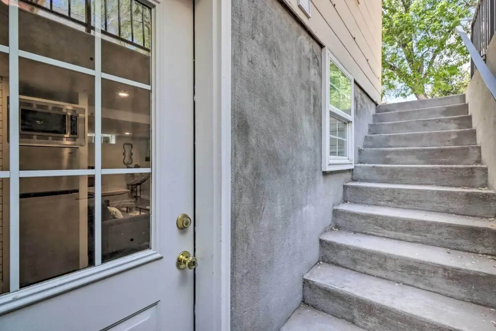 1 Mi to Riverwalk: Downtown Reno Studio w/ Patio!
