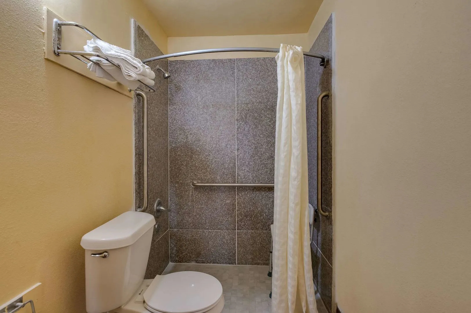 Rodeway Inn & Suites New Orleans East