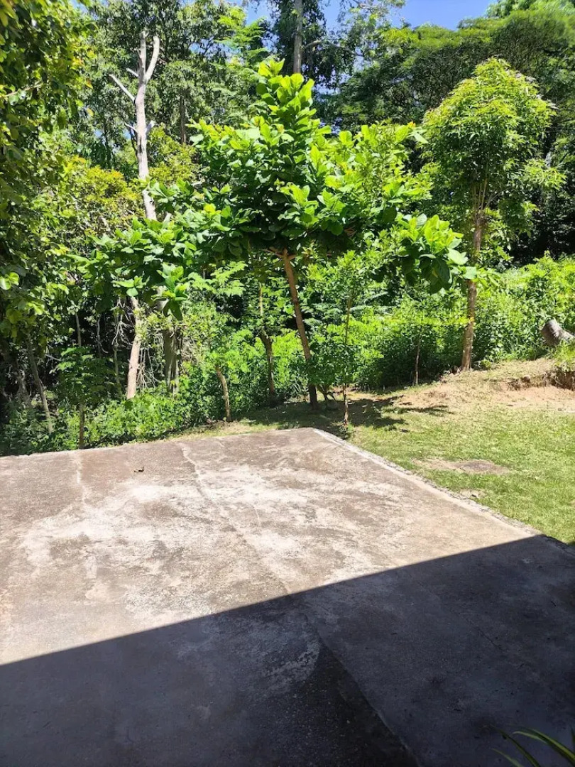 Siquijor Overlooking House 100 Meters Before Cambugahay Falls