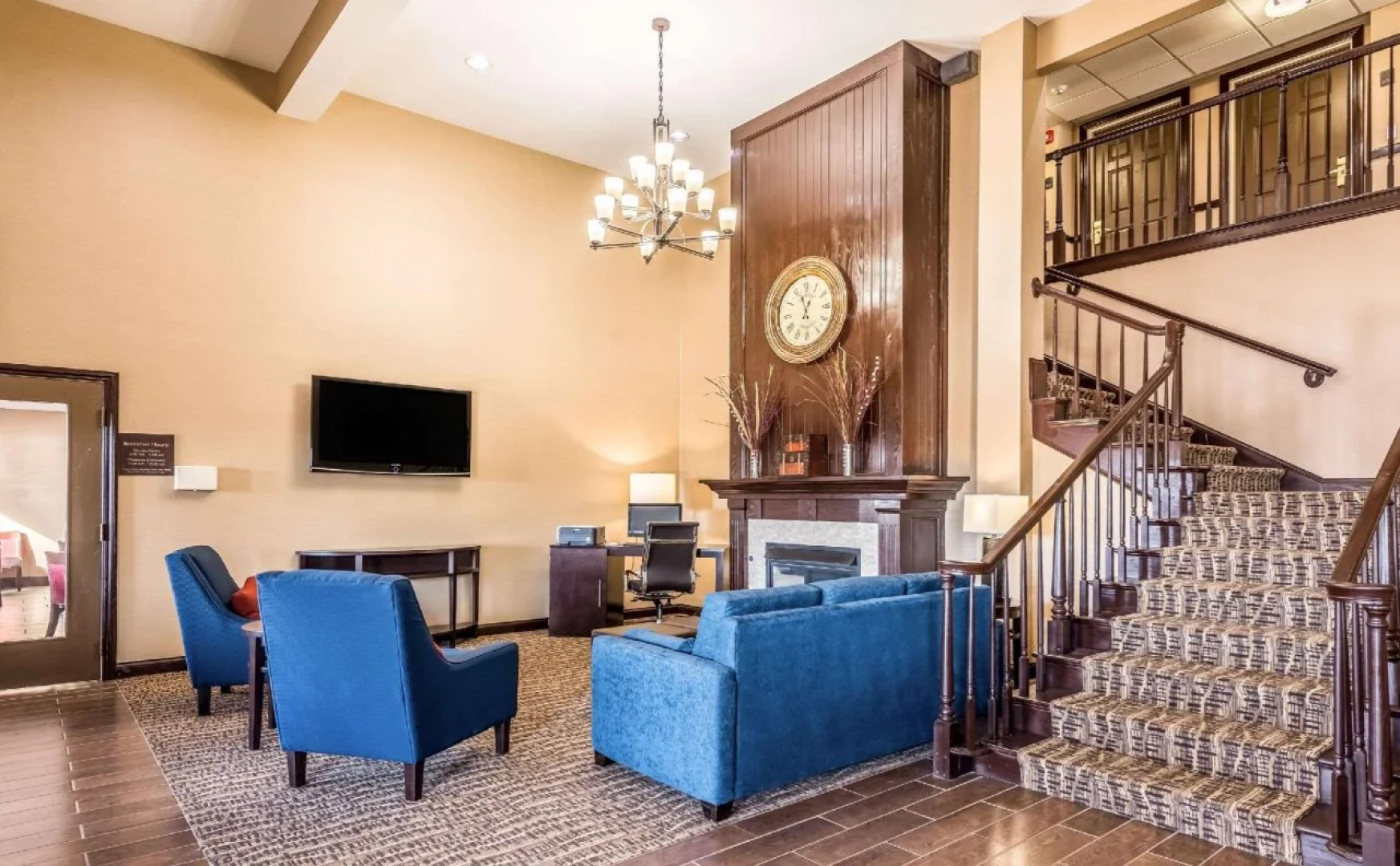 Comfort Inn & Suites Heath - Newark South