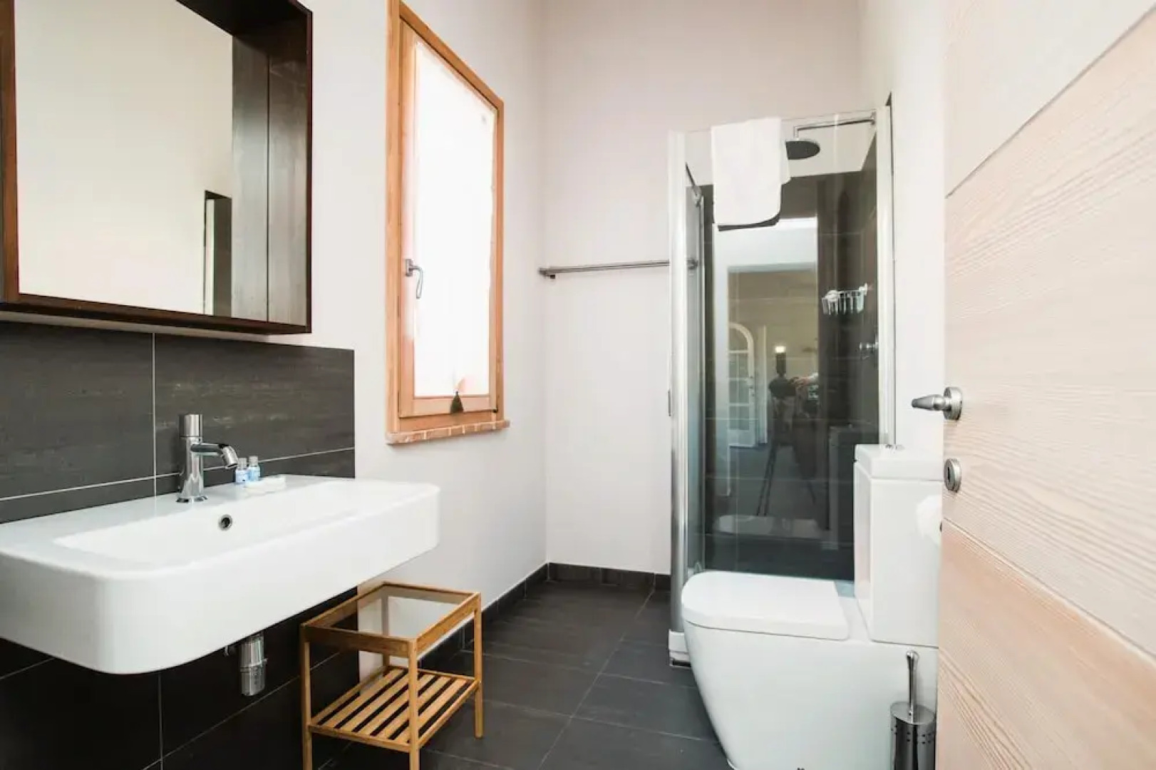 Luxury 2 Rooms Apt Basil in Siena Resort