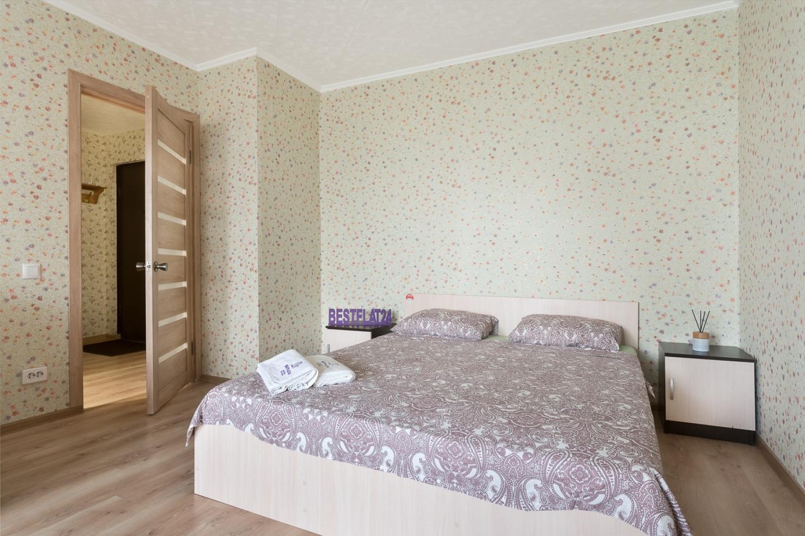 BestFlat24 (БэстФлэт24) на улице Декабристов 36 корпус 1
