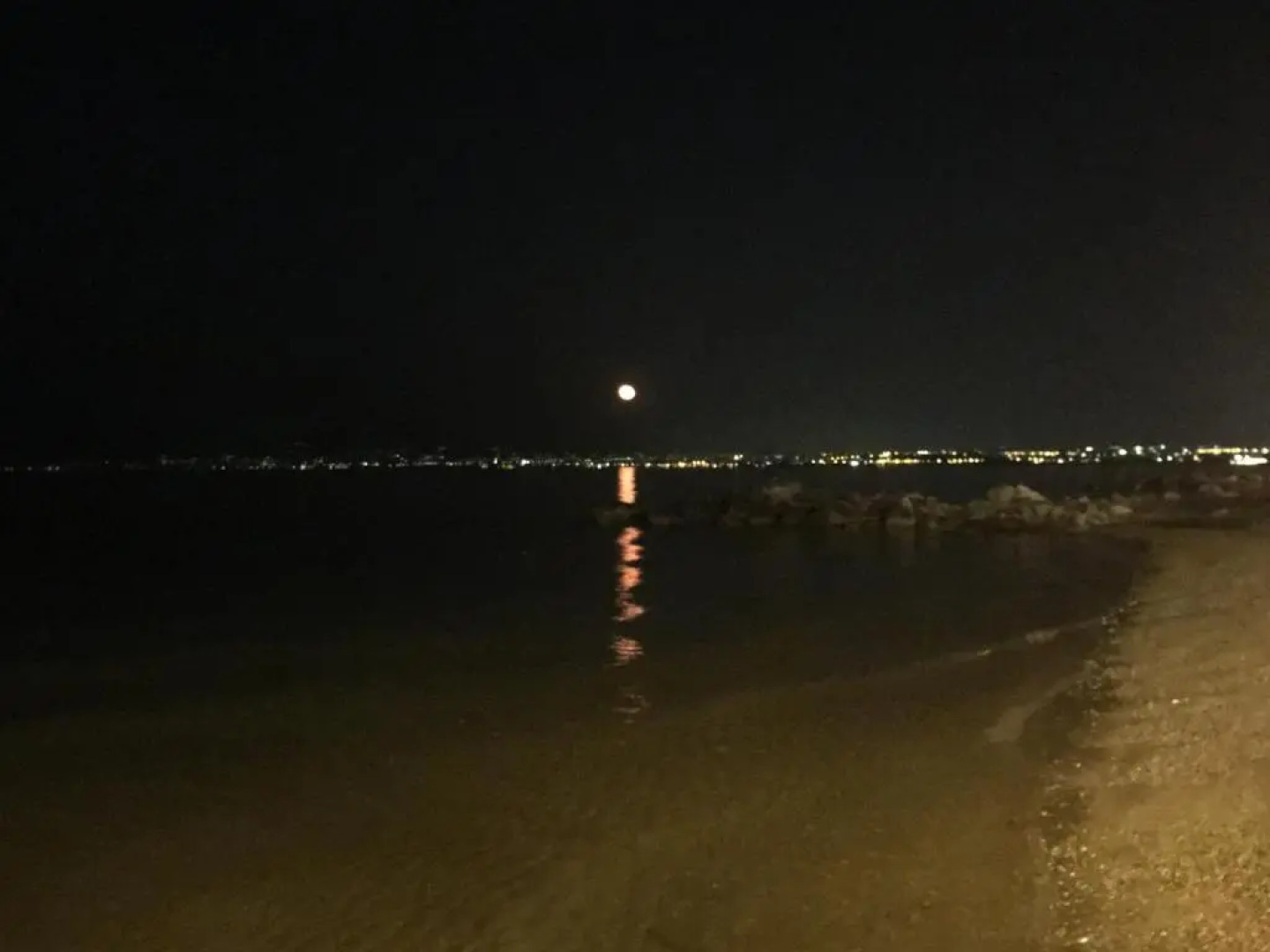 Chris Studios & Apartments