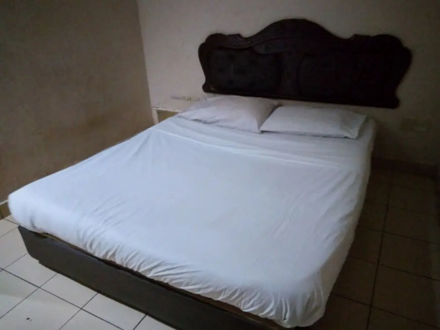 OYO 90376 Centre Point Hotel