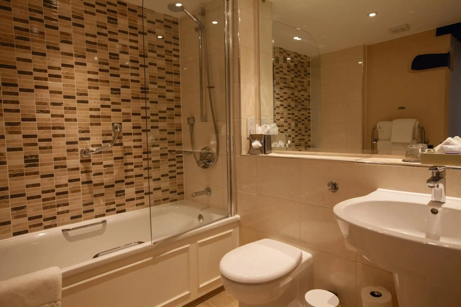 Macdonald Bear Hotel