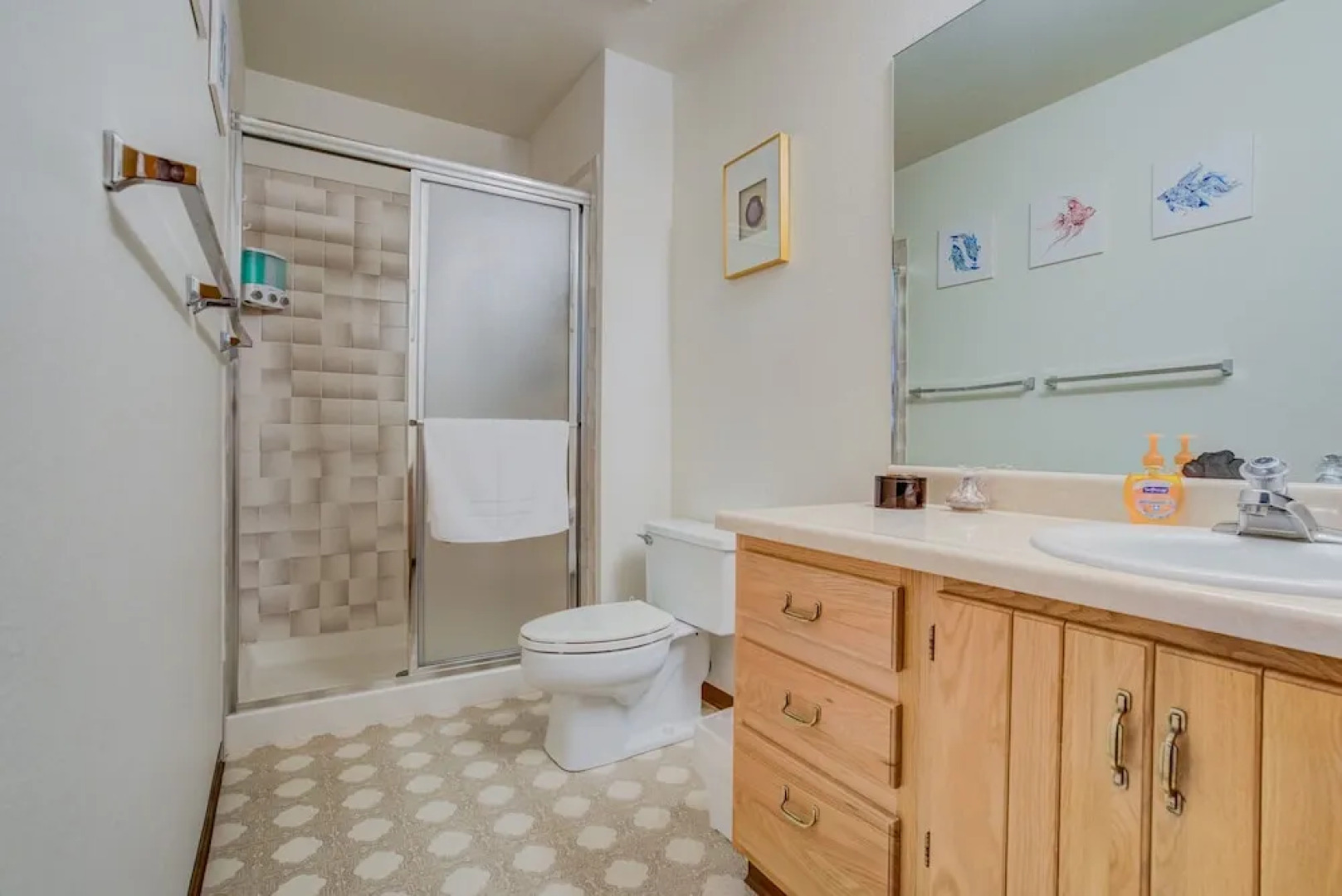 4 BR Country Home in Suburbs W/trails & Parks