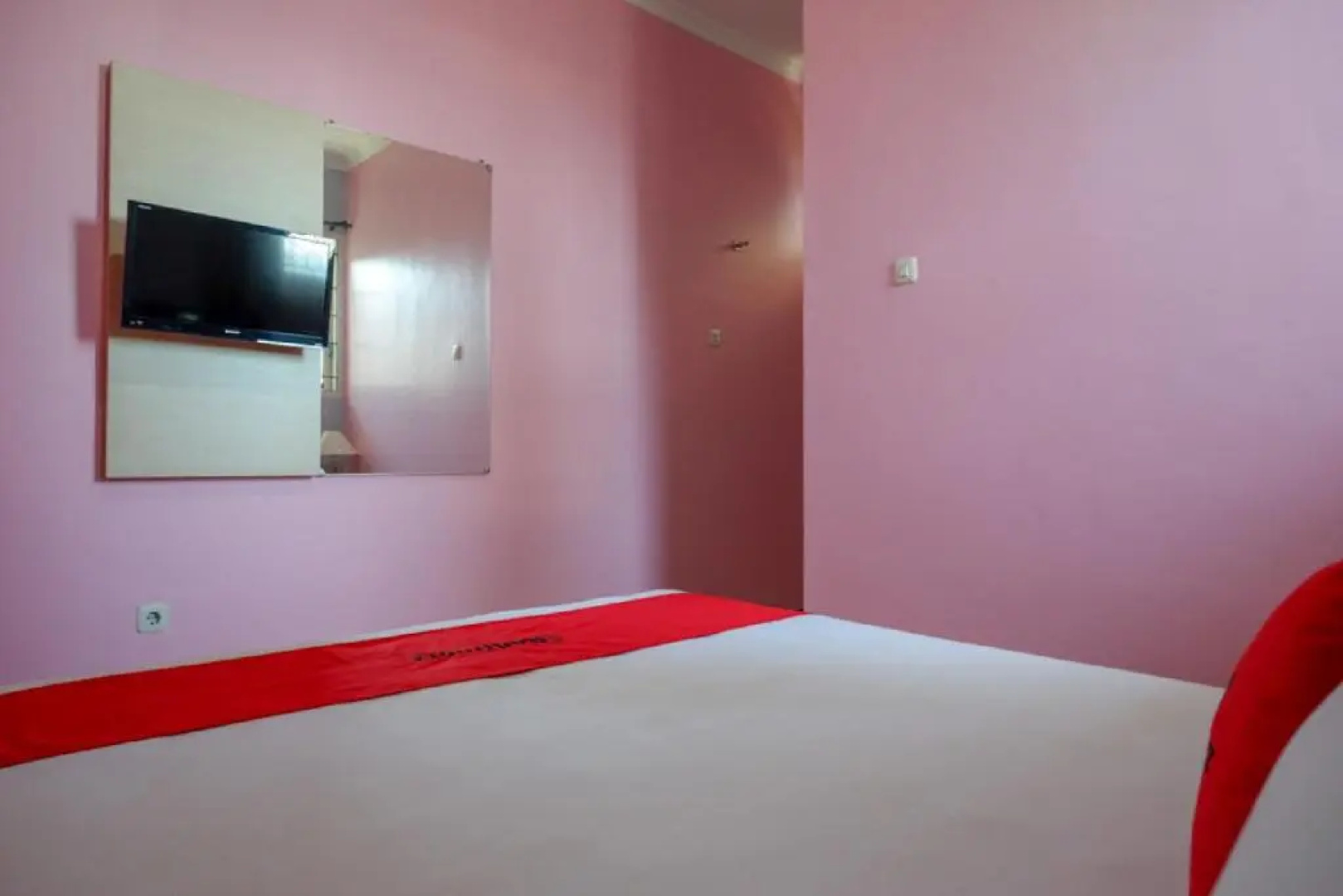 RedDoorz Plus Syariah @ Hotel Boulevard Luwuk