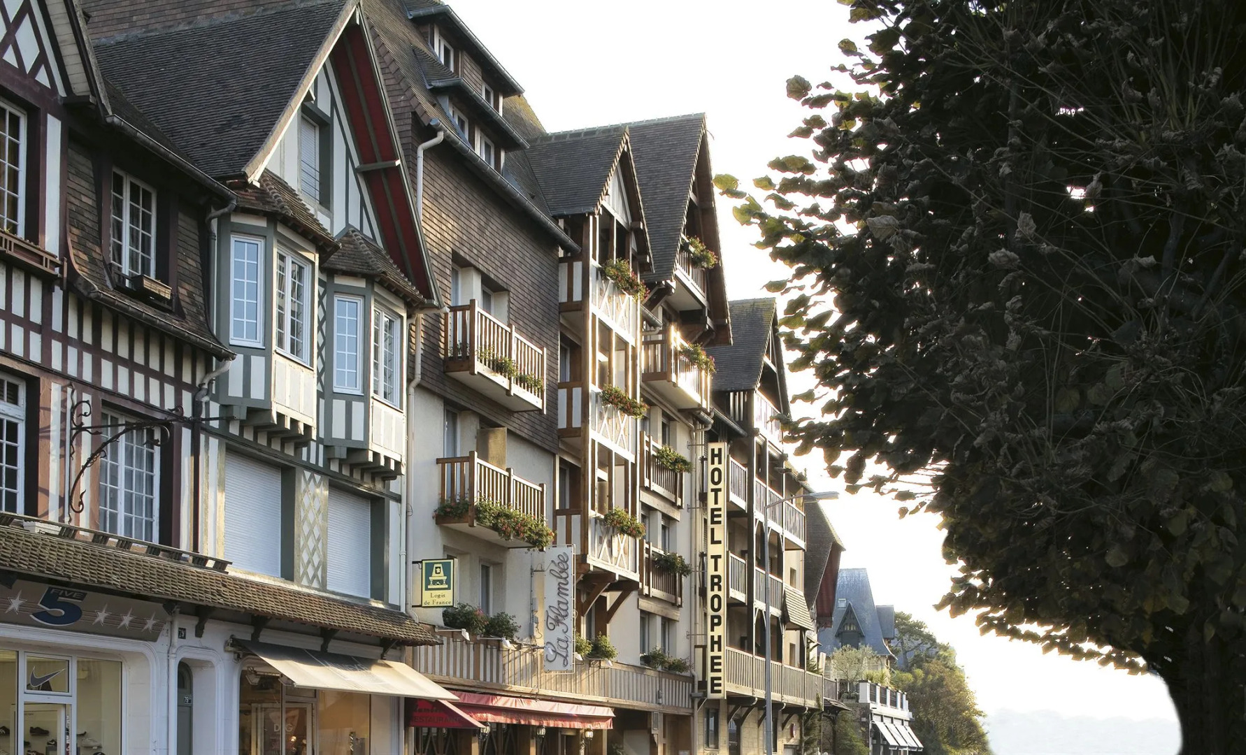 Le Trophée Boutique Hôtel Spa - La Loggia Appart'hôtel