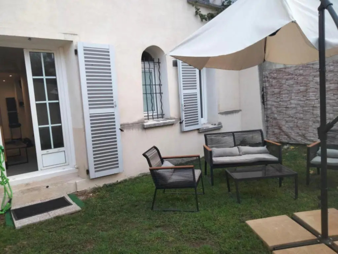 T1 grand confort - 3 minutes à pieds de la gare - jardin - Netflix - WIFI- Parking