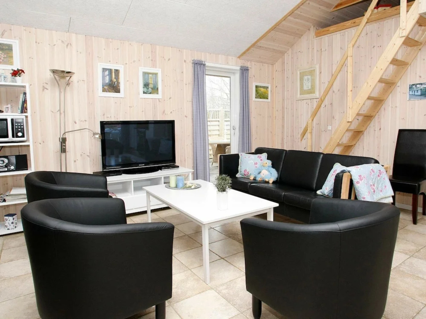 Elite Holiday Home in Vinderup With Private Pool