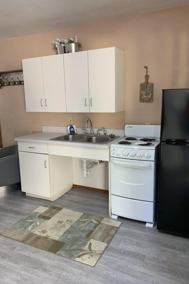 Lamplighter Cabins & Suites