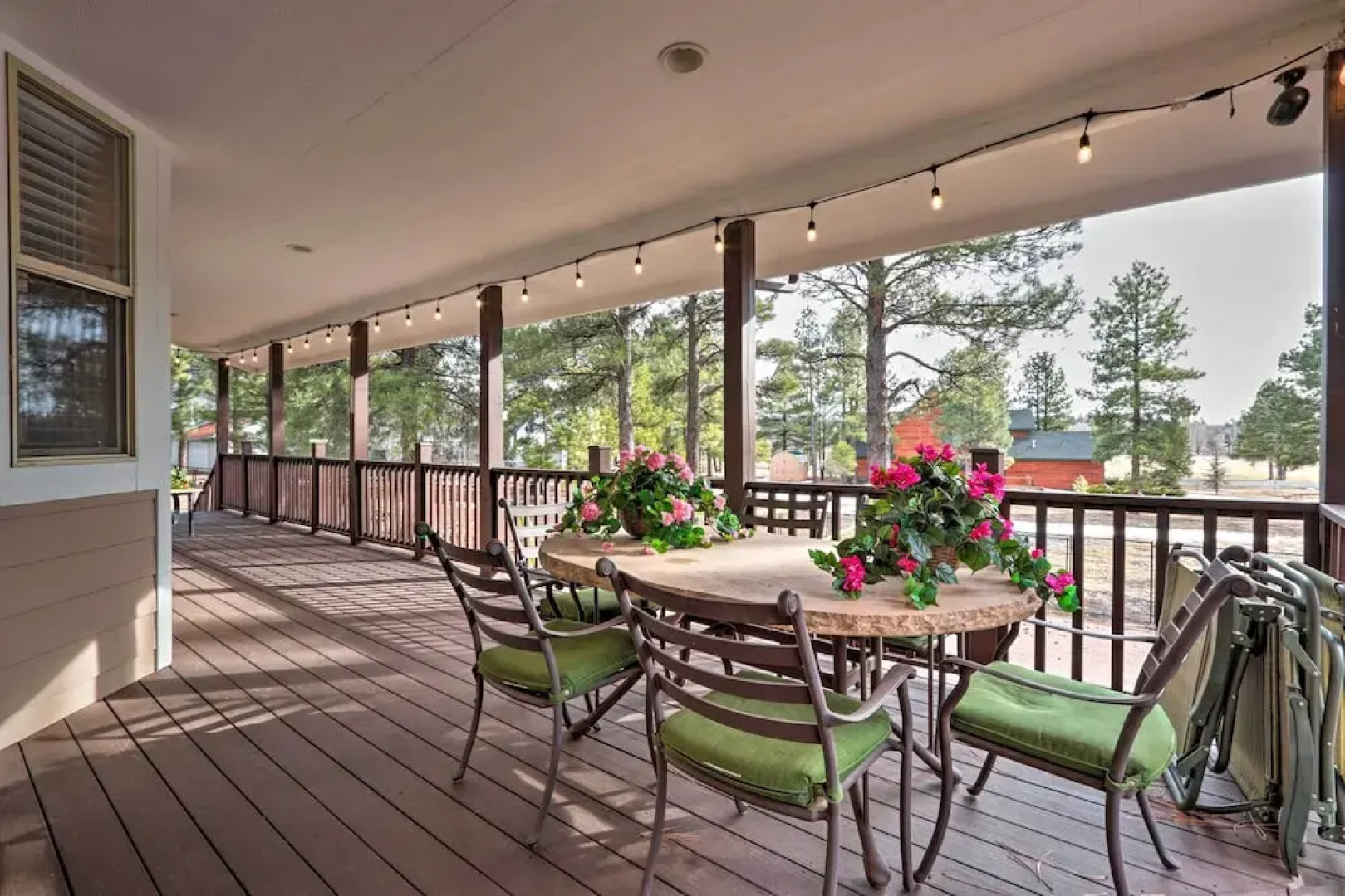 Sand Volleyball & Deck: Munds Park Getaway!