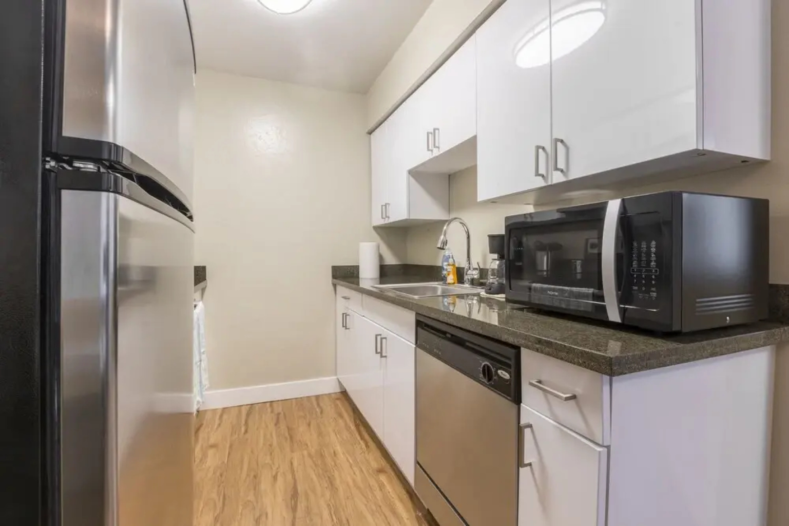 Bright Unit Near Silicon Valley - Washer & Dryer