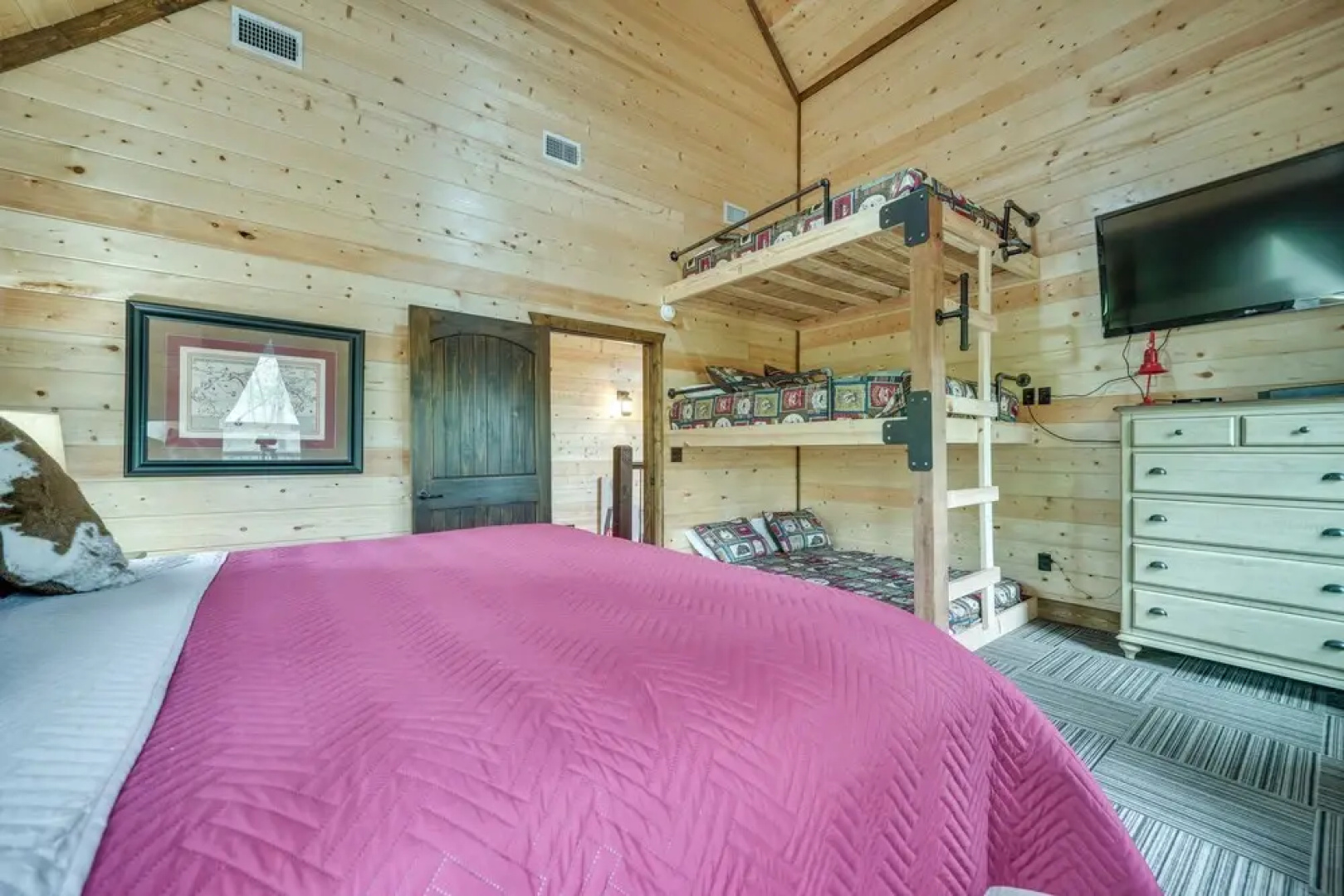 Hot Tub & Fire Pit: Broken Bow Retreat!