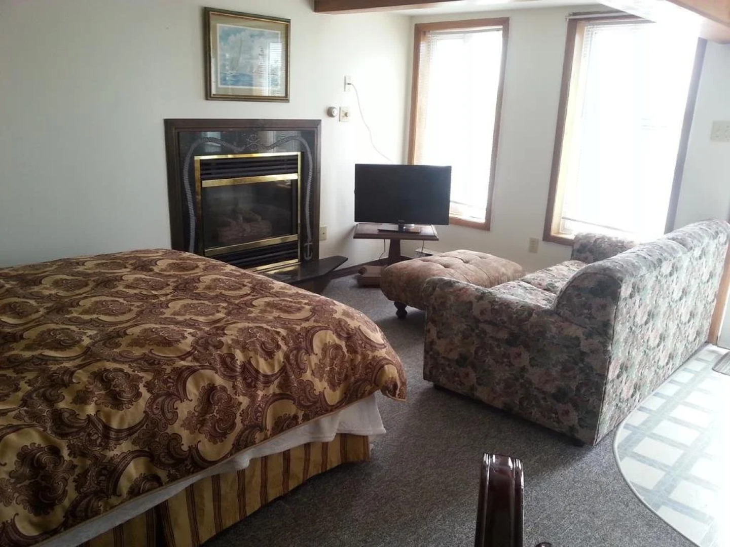 Lily Front Motel & Cottages