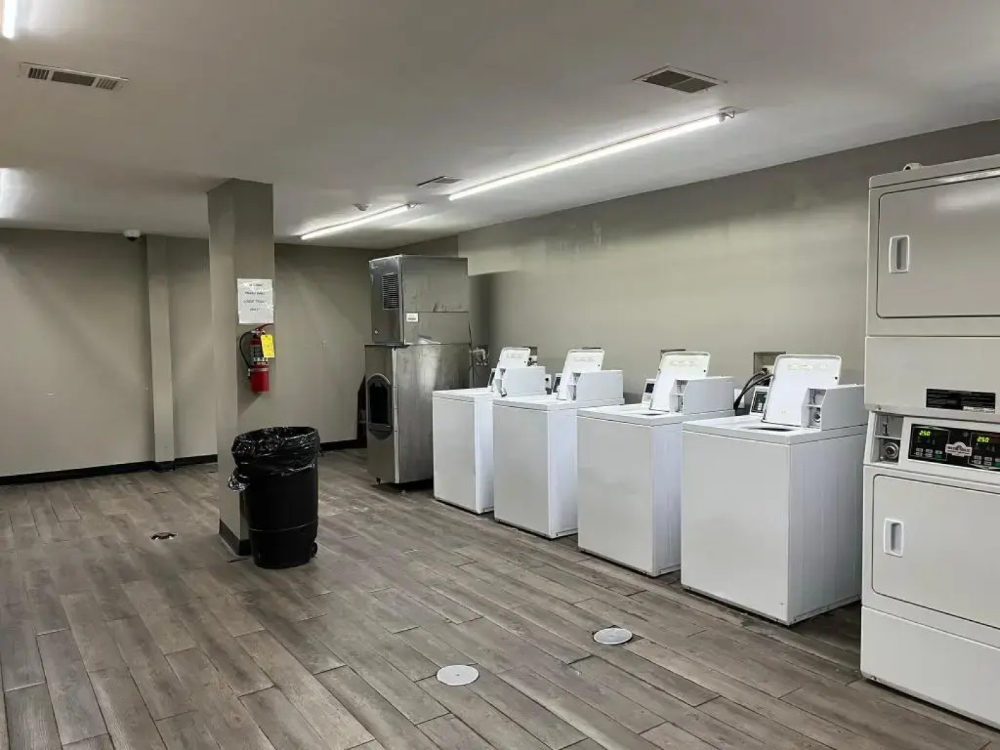 Budgetel Inn & Suites