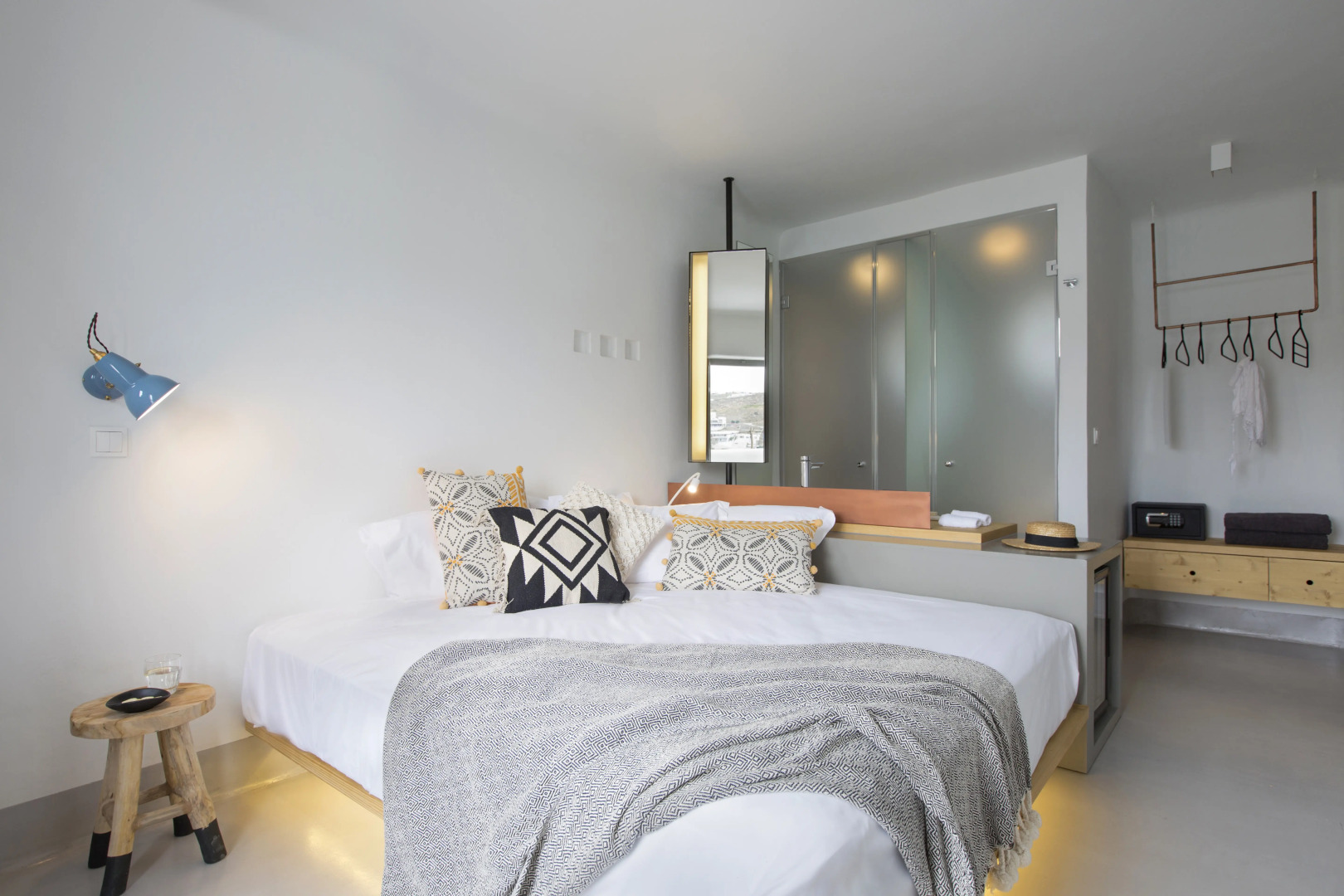 Dreambox Mykonos Suites and Mini Villas