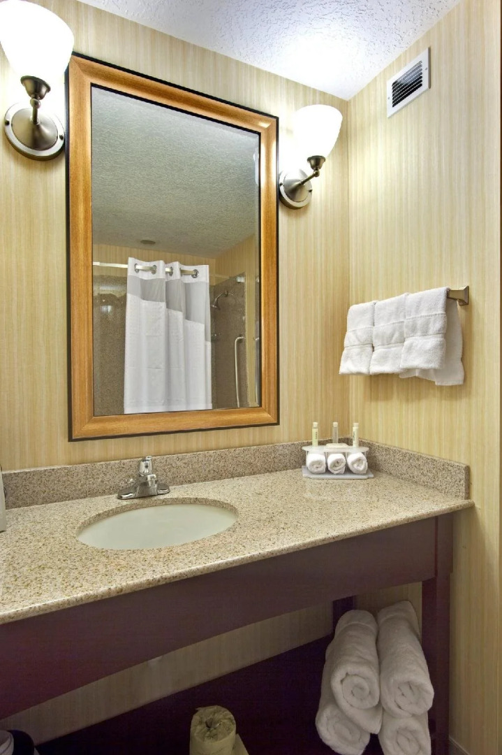 Holiday Inn Express Hotel & Suites Grants - Milan by IHG