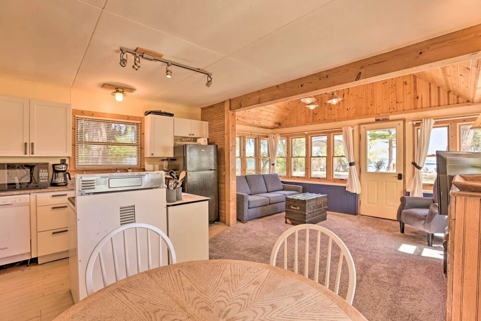 Suttons Bay 'bayview Cottage' w/ Deck & Gas Grill!