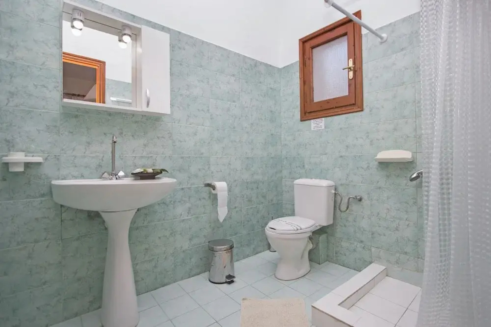 Nikolouzos Sunny Estate