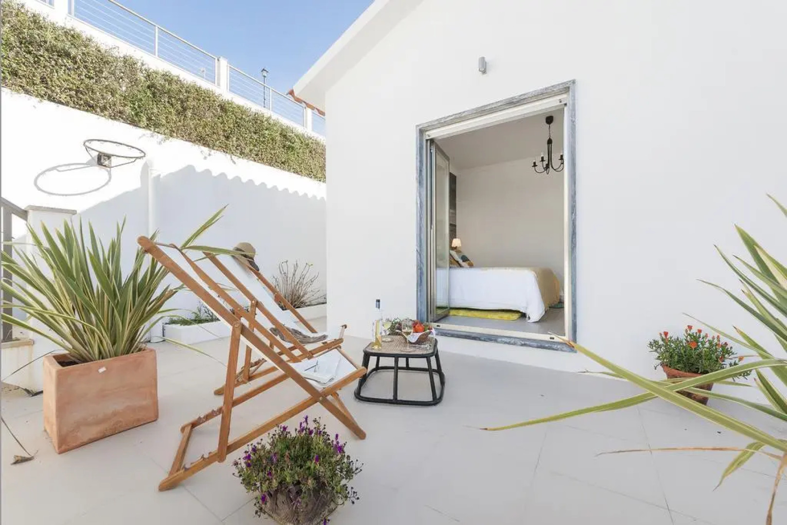 Beachouse - Surf, Bed & Breakfast