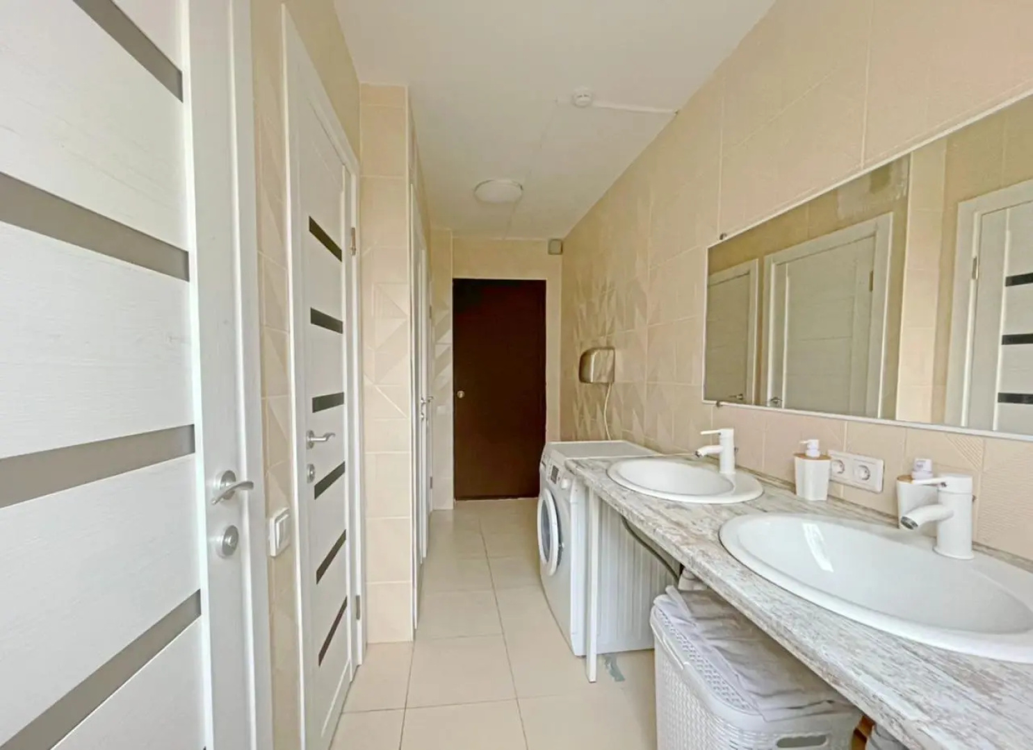 Local Hostel (Локал Хостел)