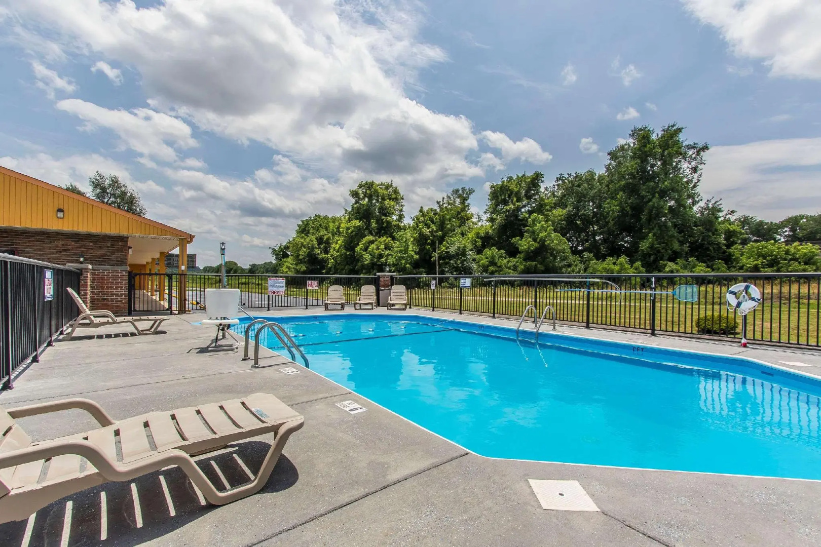 Econo Lodge Cornersville