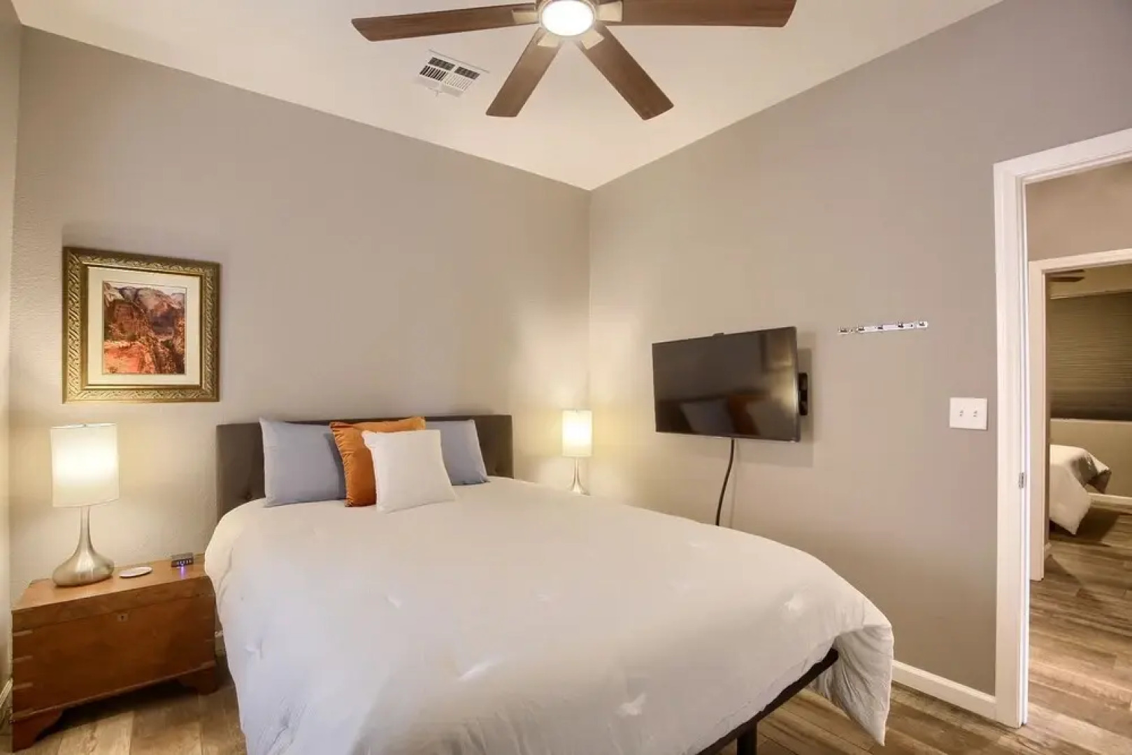 Nevada Elegance Newly Upgraded, 20 min From Strip!