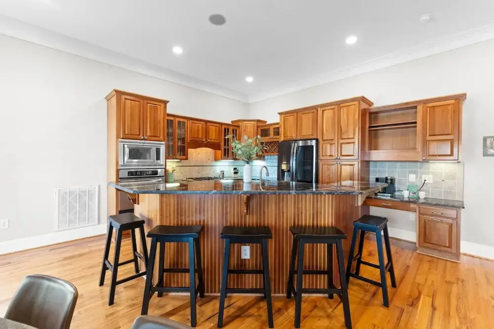 Sunset Pointe by Avantstay Waterfront Beach Fire Pit Sleeps 14 5bdr 4BA