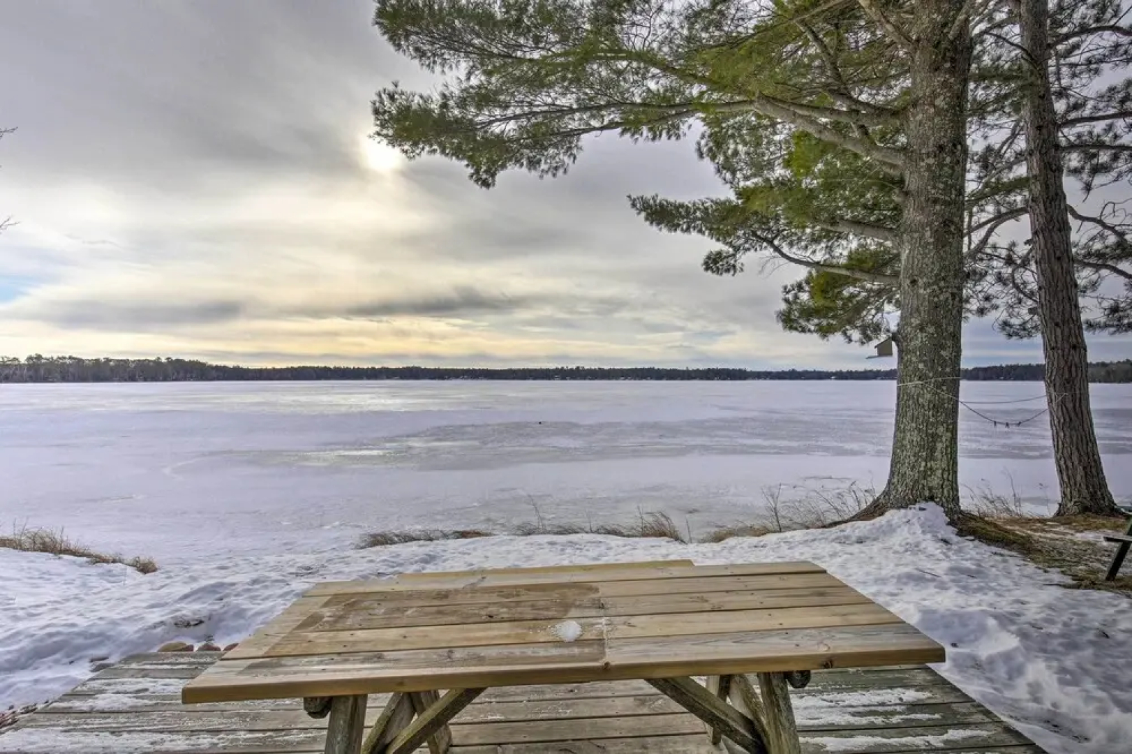 Charming Lost Lake Cabin: Fish, Boat & Hunt!