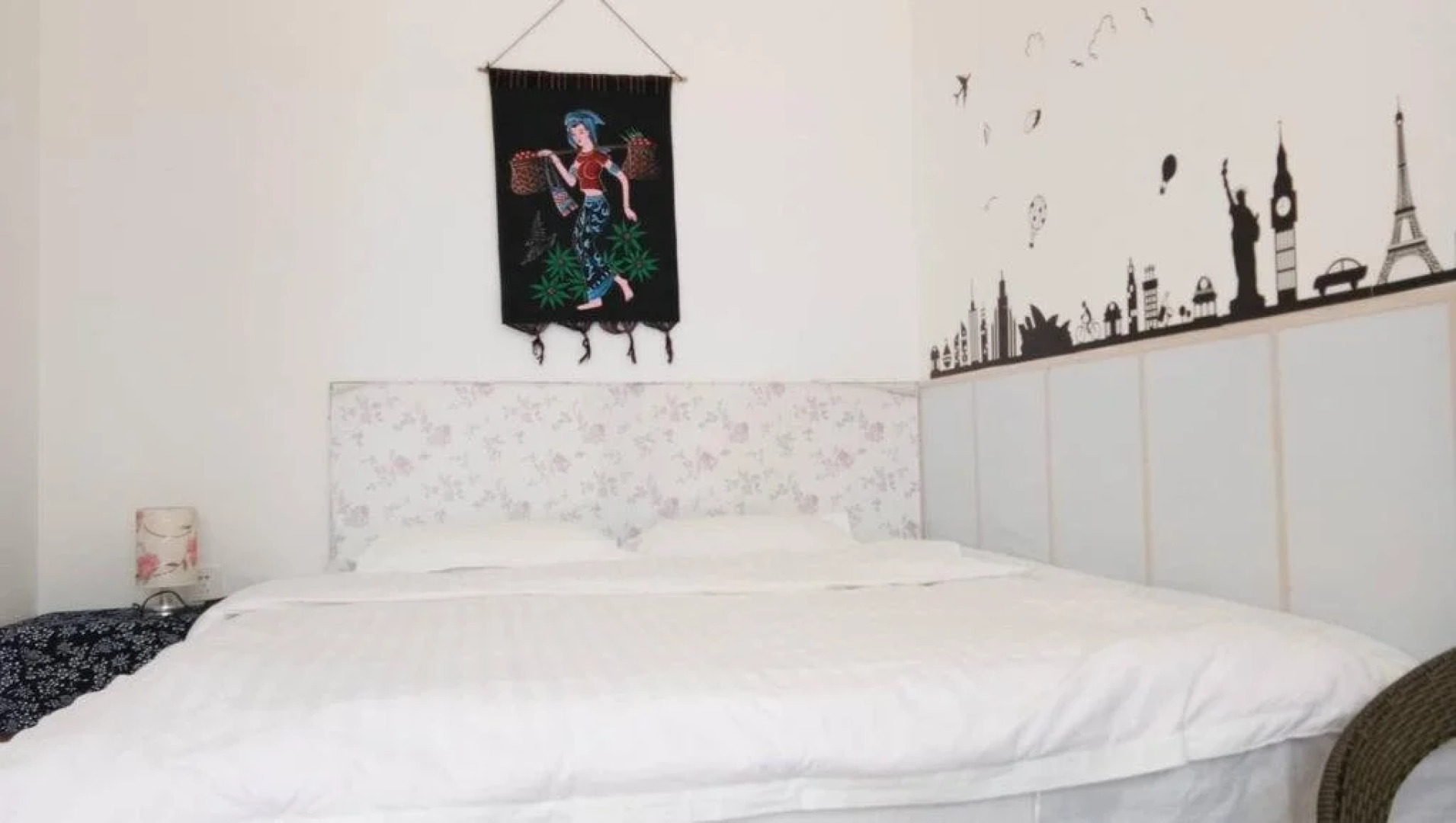 Dunhuang Hu Yang Inn