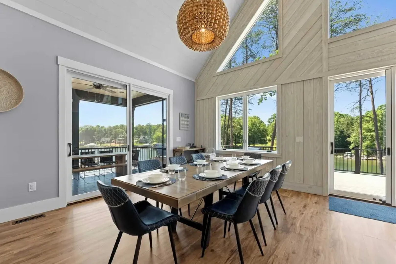 Black Bear & Blue Heron by Avantstay 2 Lakefront Homes, Sleeps 43 Pool, Dock, Theater