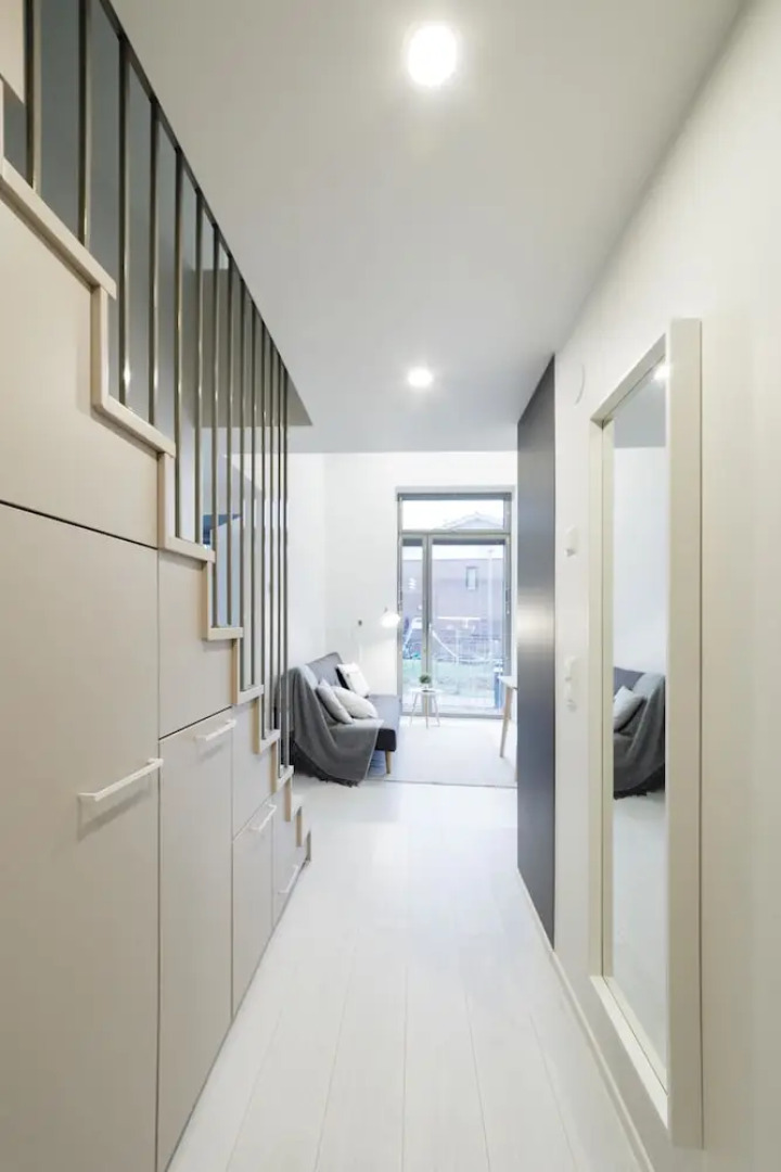 SSA Spot stylish 3-room apt ID 5001B18