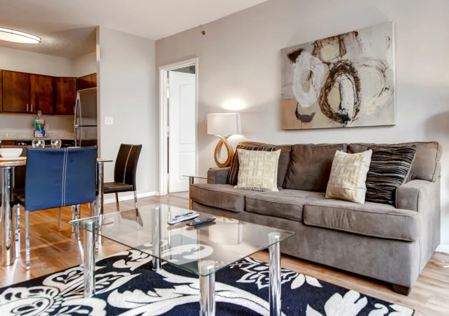 Global Luxury Suites in White Plains