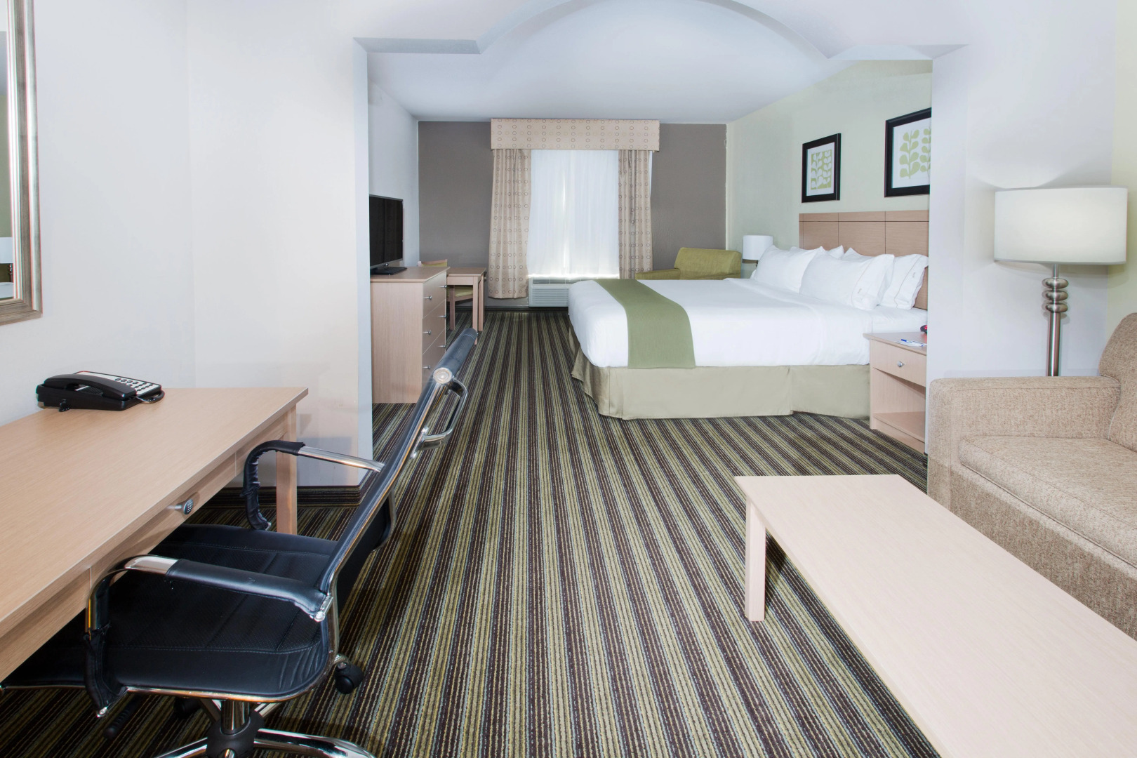 Holiday Inn Express Hotel & Suites Alvarado by IHG