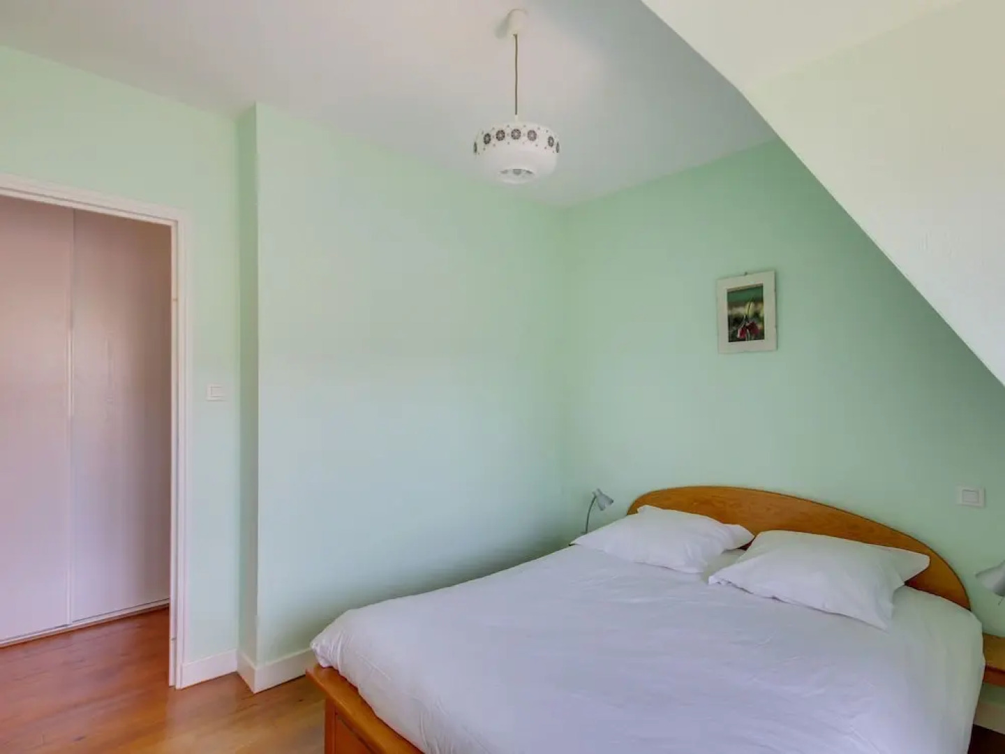 Spacious Holiday Home near Forest in Auvergne