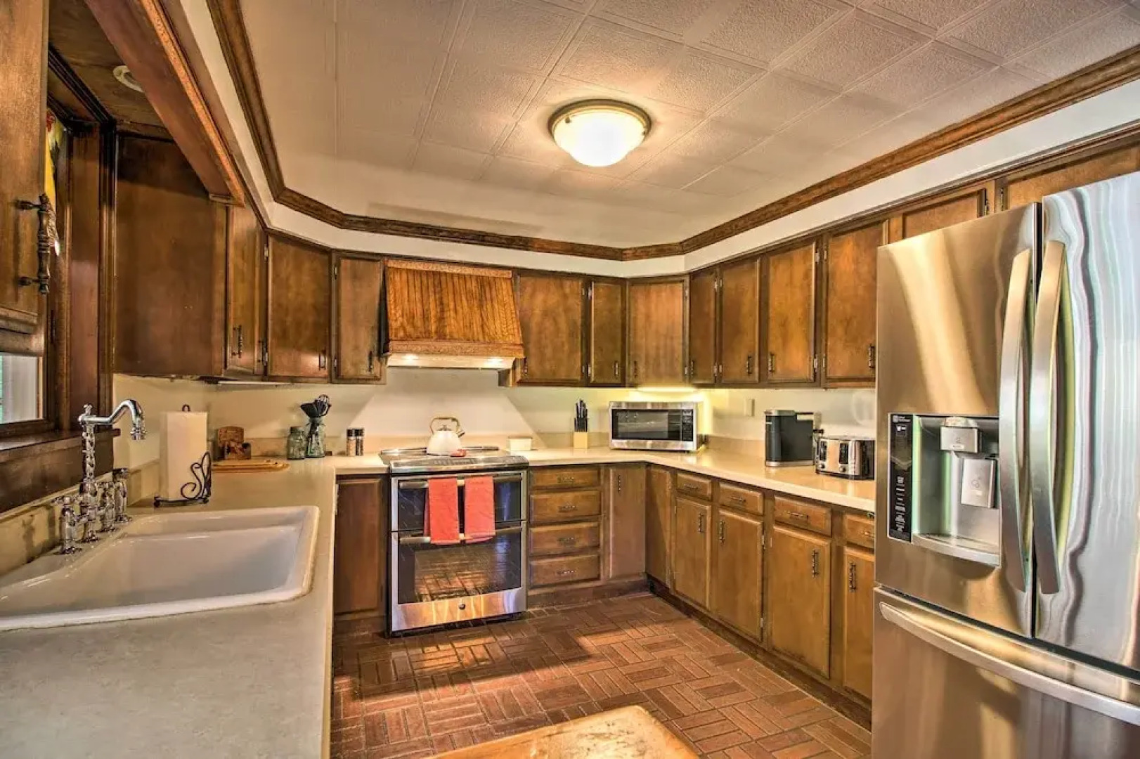 Vintage Schroon Lake Farmhouse w/ Private Beach!