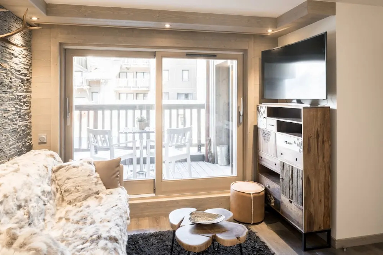 Mammoth Lodge Apartment T2 Cabin D04