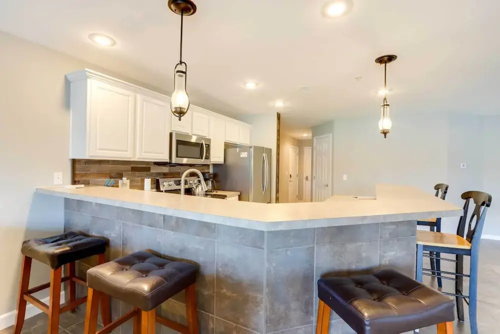 Lakefront Ozark Condo w/ Spacious Balcony!