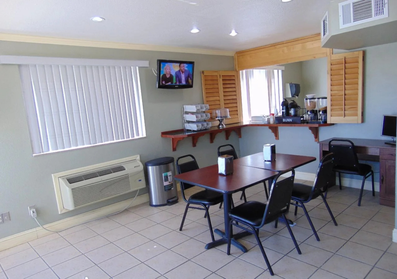 Corcoran Country Inn