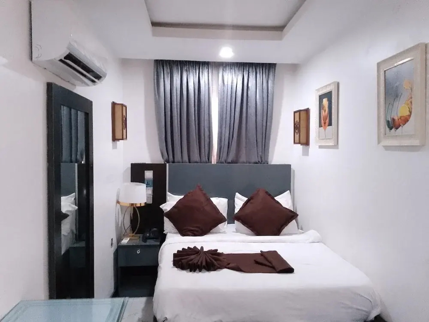 Ice Grand Hotel & Suites