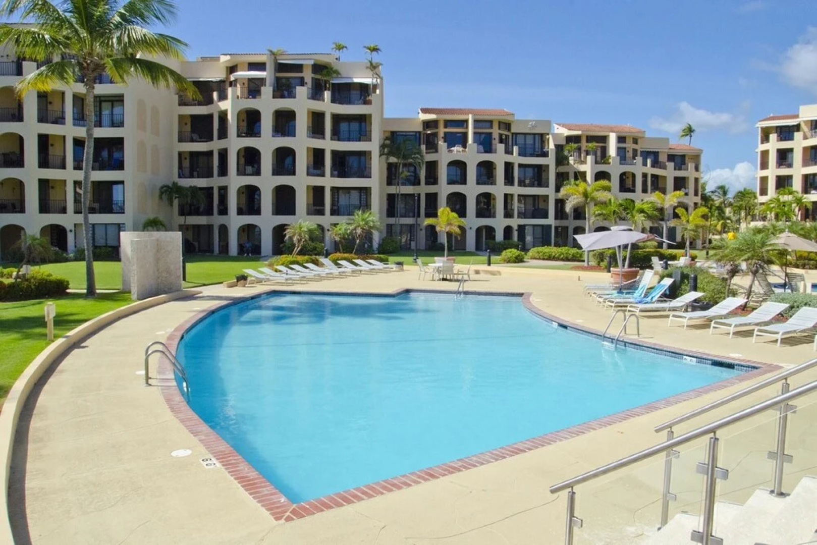 Amazing View Condo in Crescent Beach Cb210