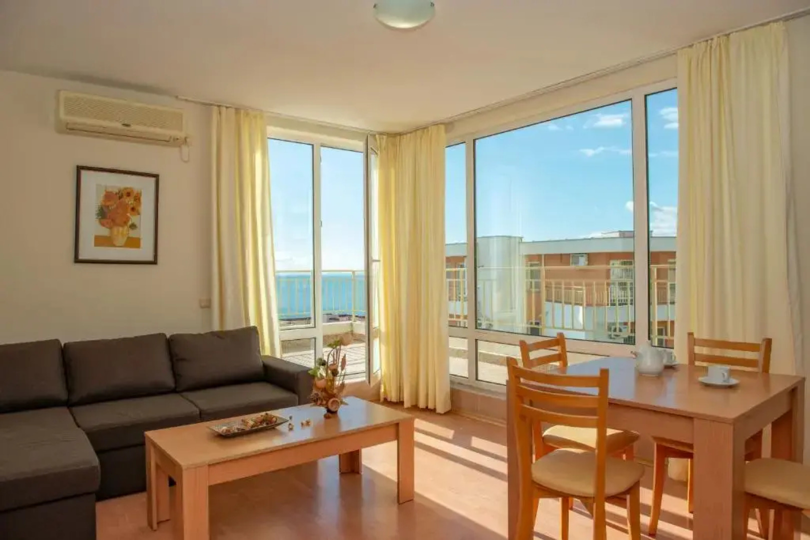 Crown Fort Club Apartment