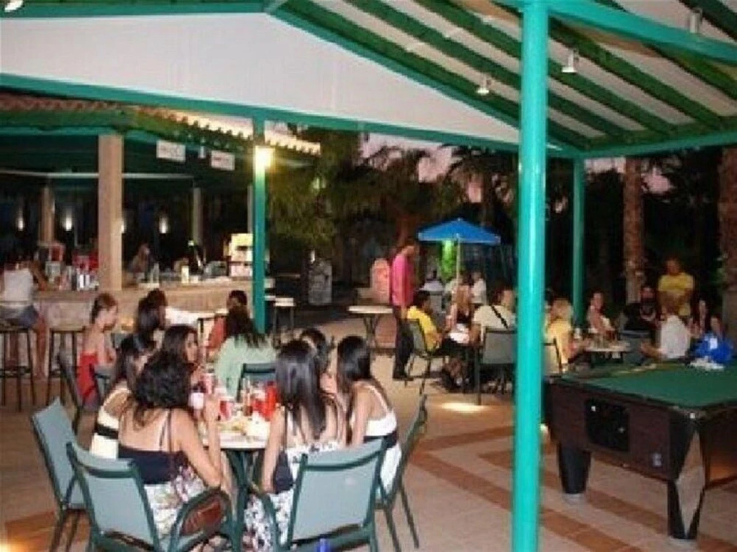 Oasis Apartments & Rooms